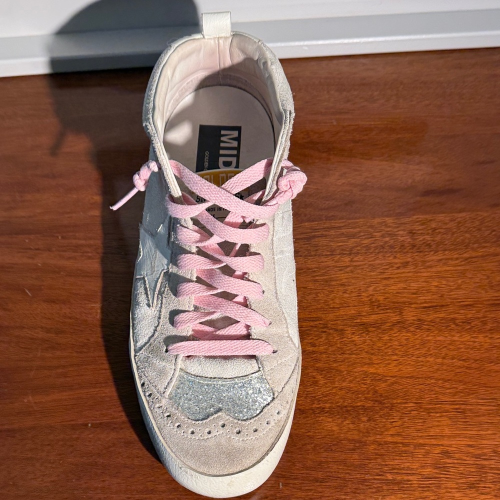 Golden Goose Low-Top Sneakers in White and Pink - Picture 2 of 13